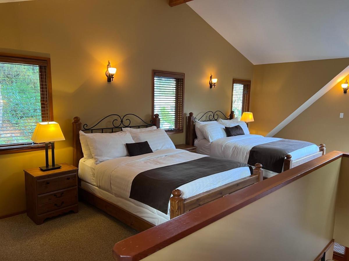 Sunshine Coast Resort Madeira Park Esterno foto