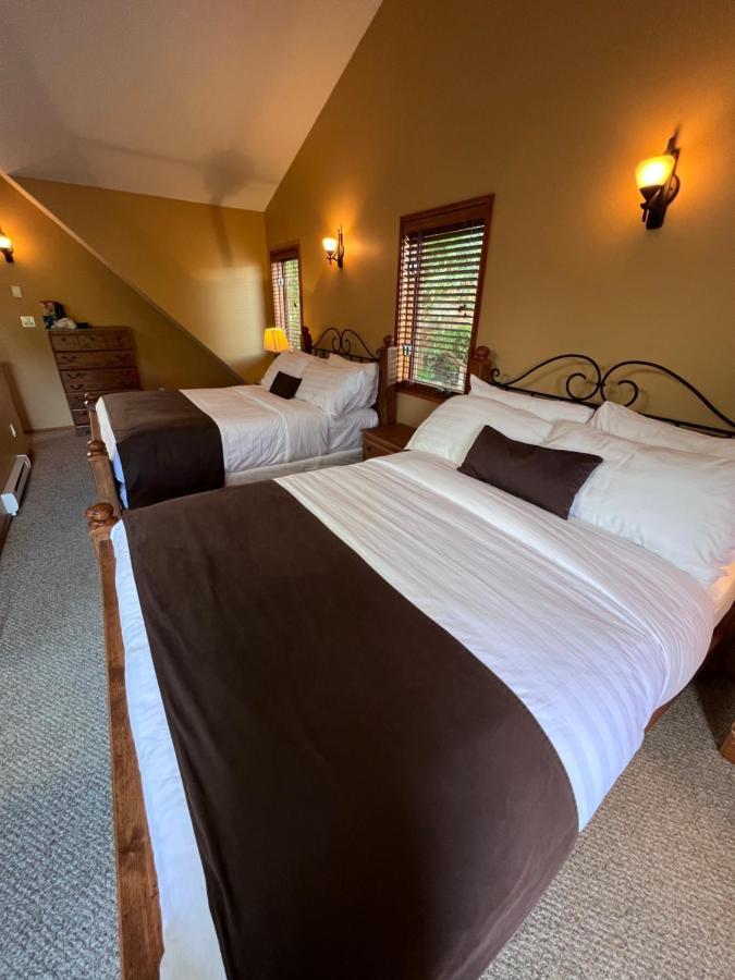 Sunshine Coast Resort Madeira Park Esterno foto